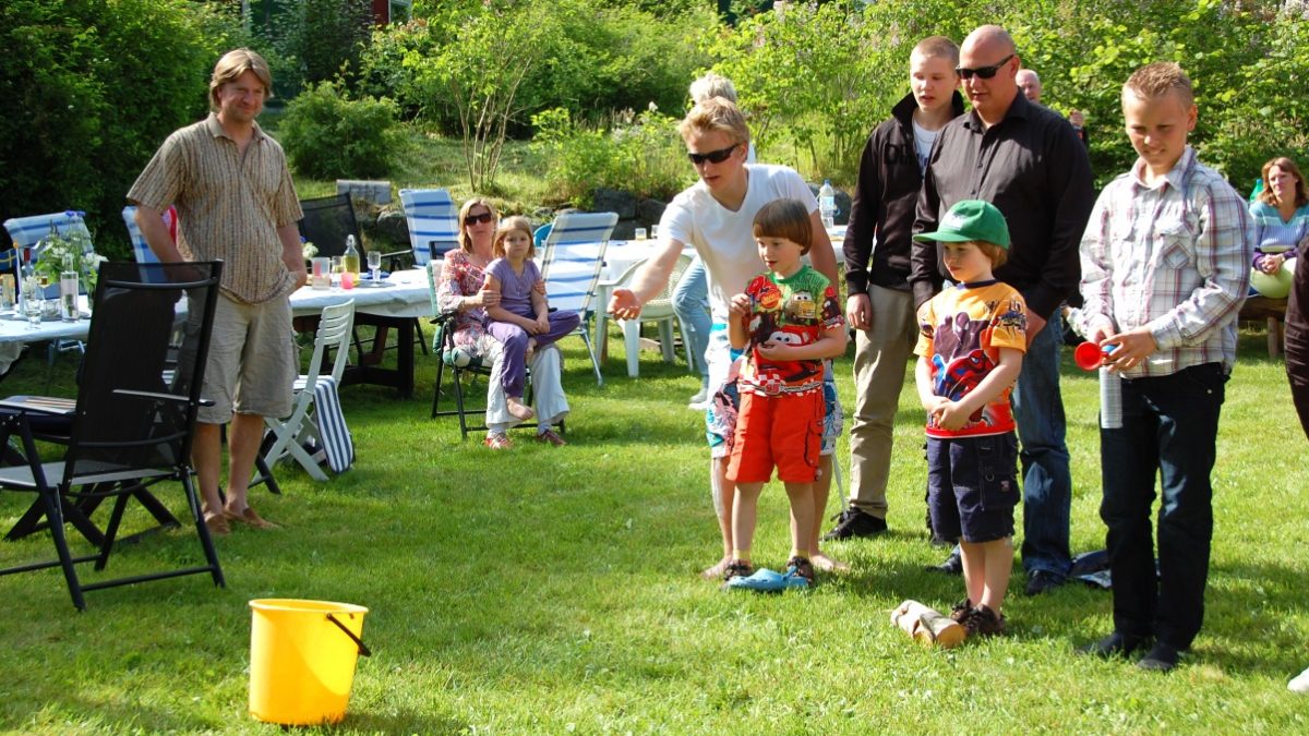 Midsommarfirande på Blidö i Stockholms skärgård FREEDOMtravel