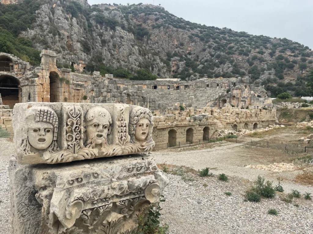 Historiska platser utanför Antalya - Myra