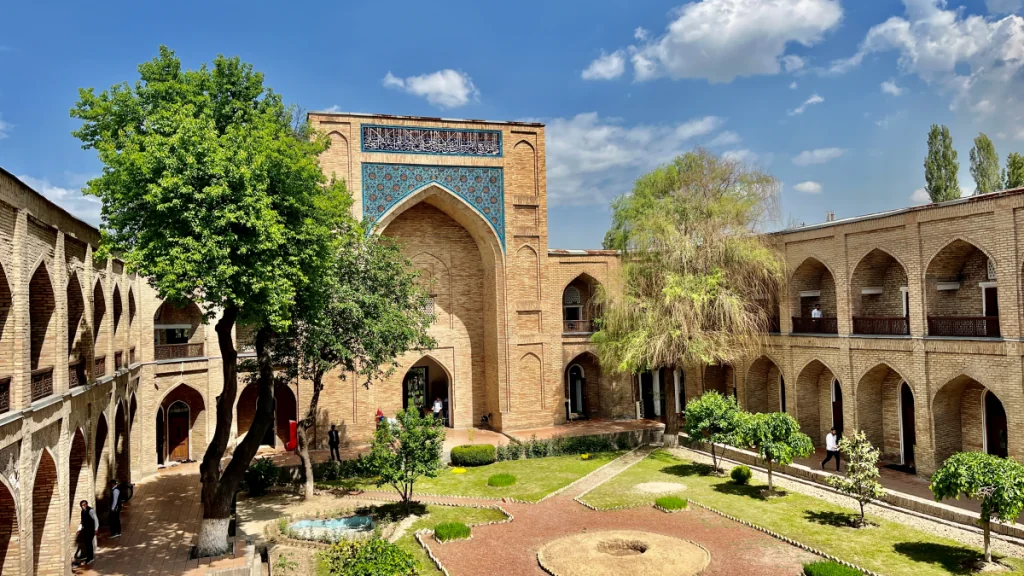 Att göra i Tasjkent i Uzbekistan - Kulkedash Madrassa