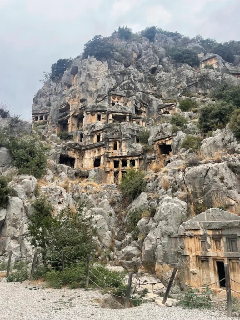 Historiska platser utanför Antalya - Myra