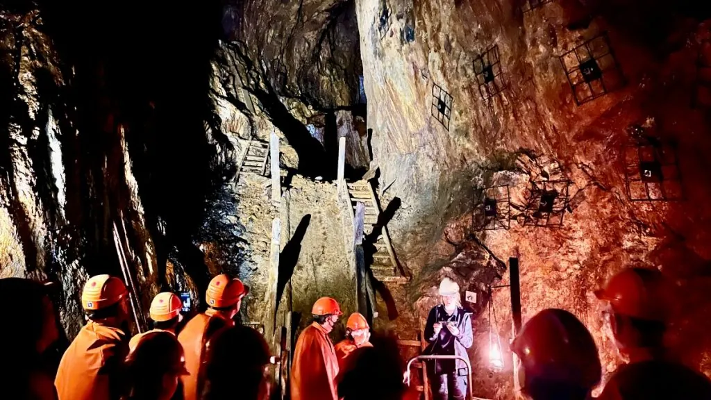 Att besöka Falu gruva - guidad tur under jord