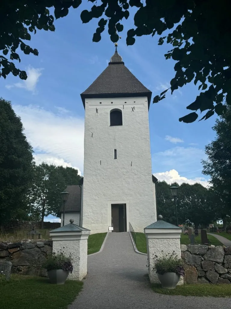 Adelsö kyrka