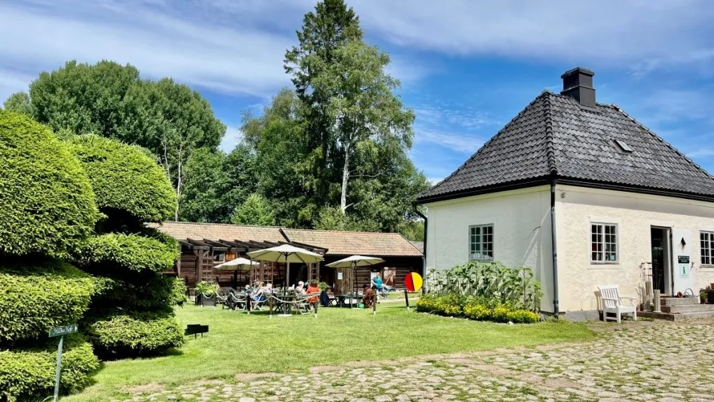 Att besöka Hildasholm i Leksand - café