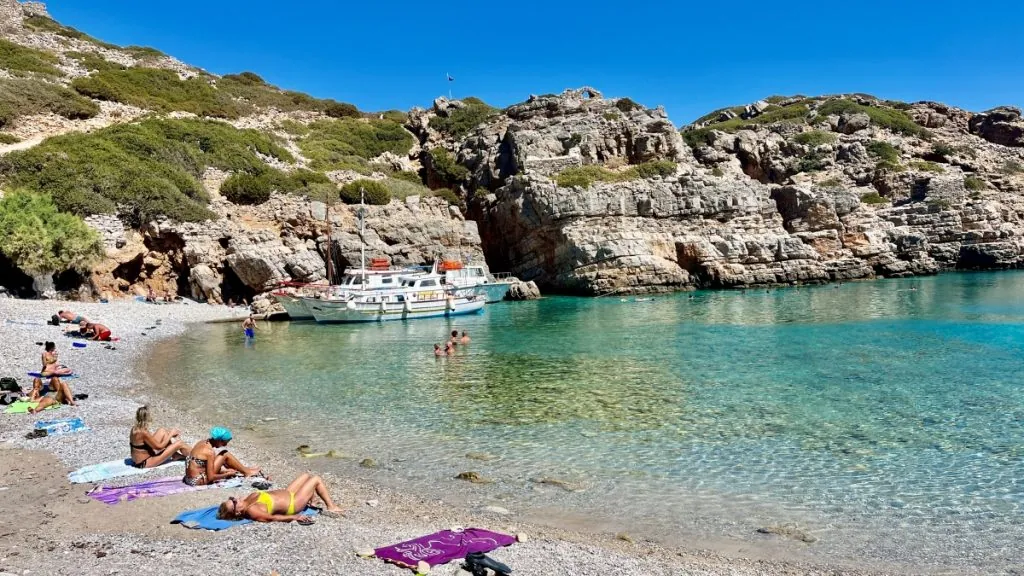 Båttur till ön Saria på Karpathos