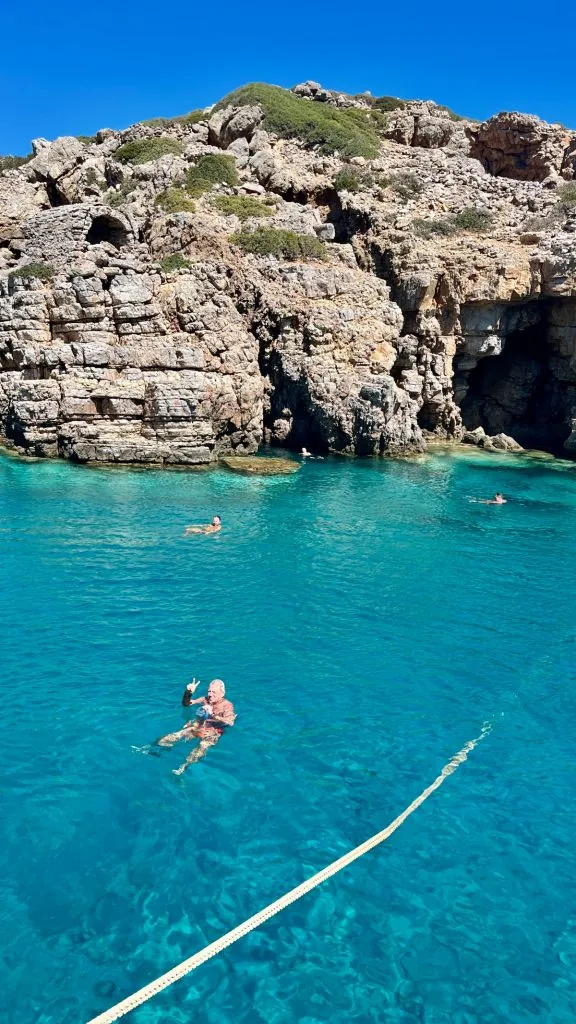 Båttur till ön Saria på Karpathos