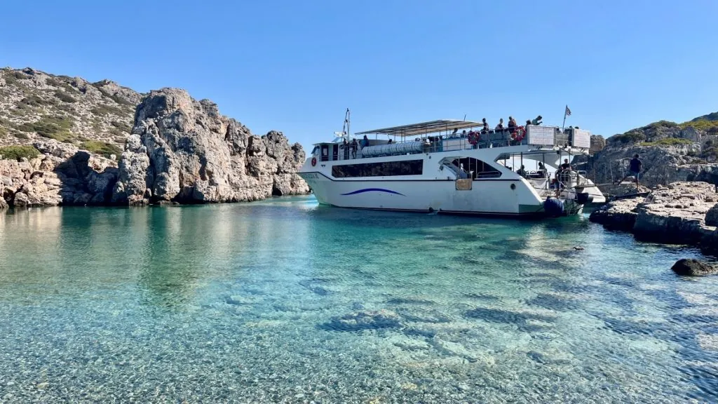 Båttur till ön Saria på Karpathos