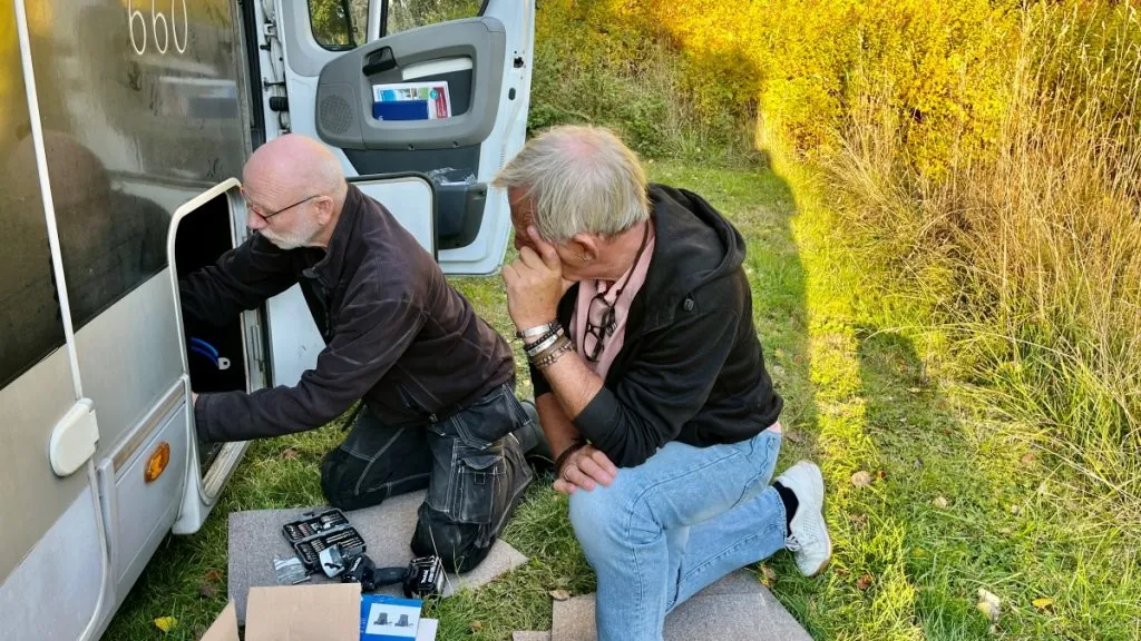 Att montera fast gasoltank i husbilen