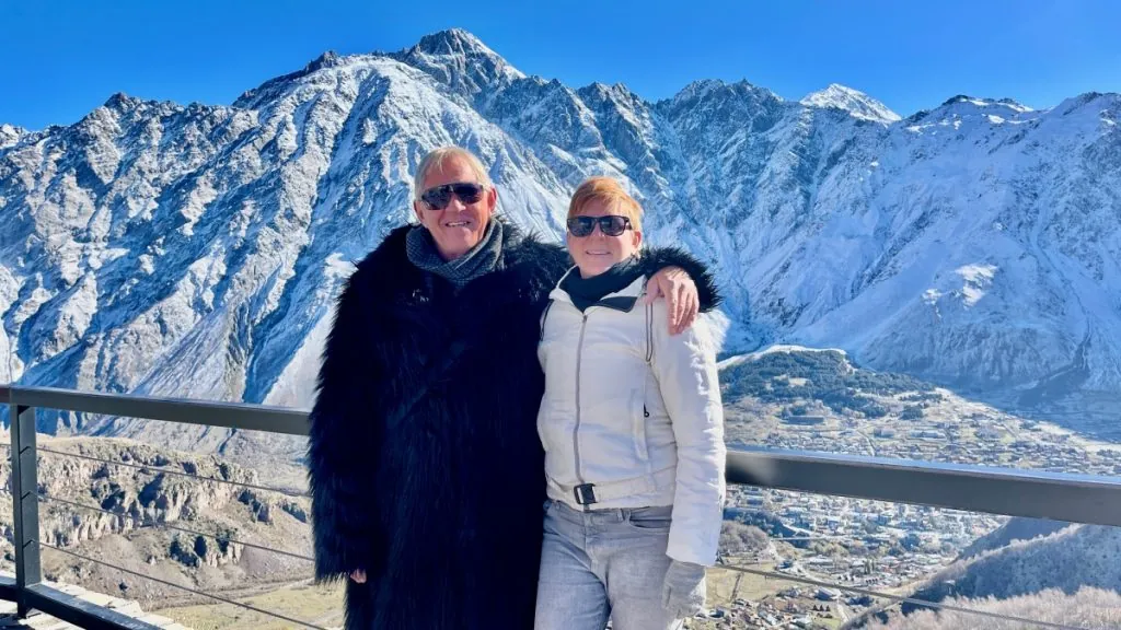 Att besöka Kazbegi i Georgien - Peter och Helena, FREEDOMtravel