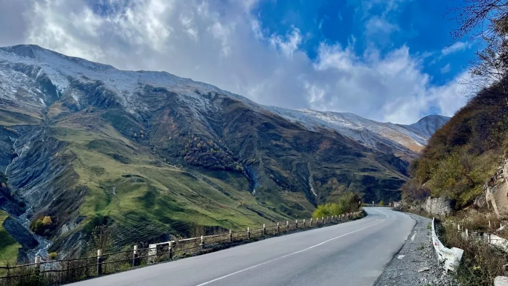 Georgian Military Road - Att besöka Kazbegi i Georgien