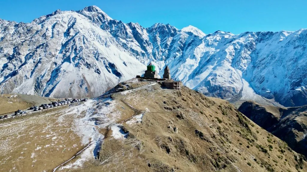 Gergeti Trinity Church - Att besöka Kazbegi i Georgien