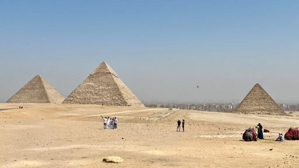 Att besöka pyramiderna i Giza